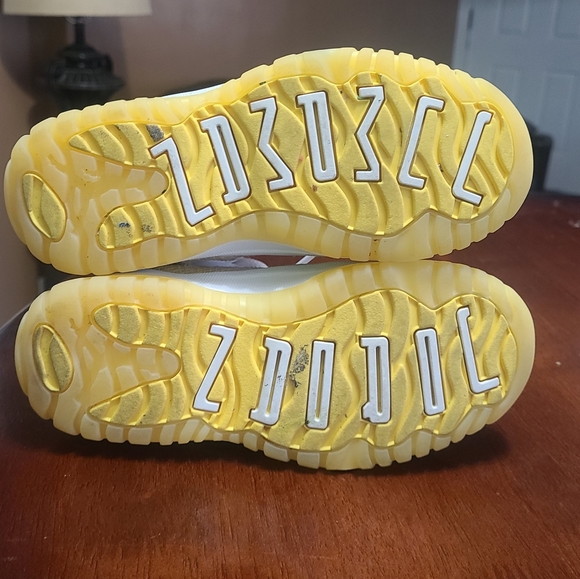 Jordan 11 Retro Low Yellow Snakeskin - Picture 6 of 6